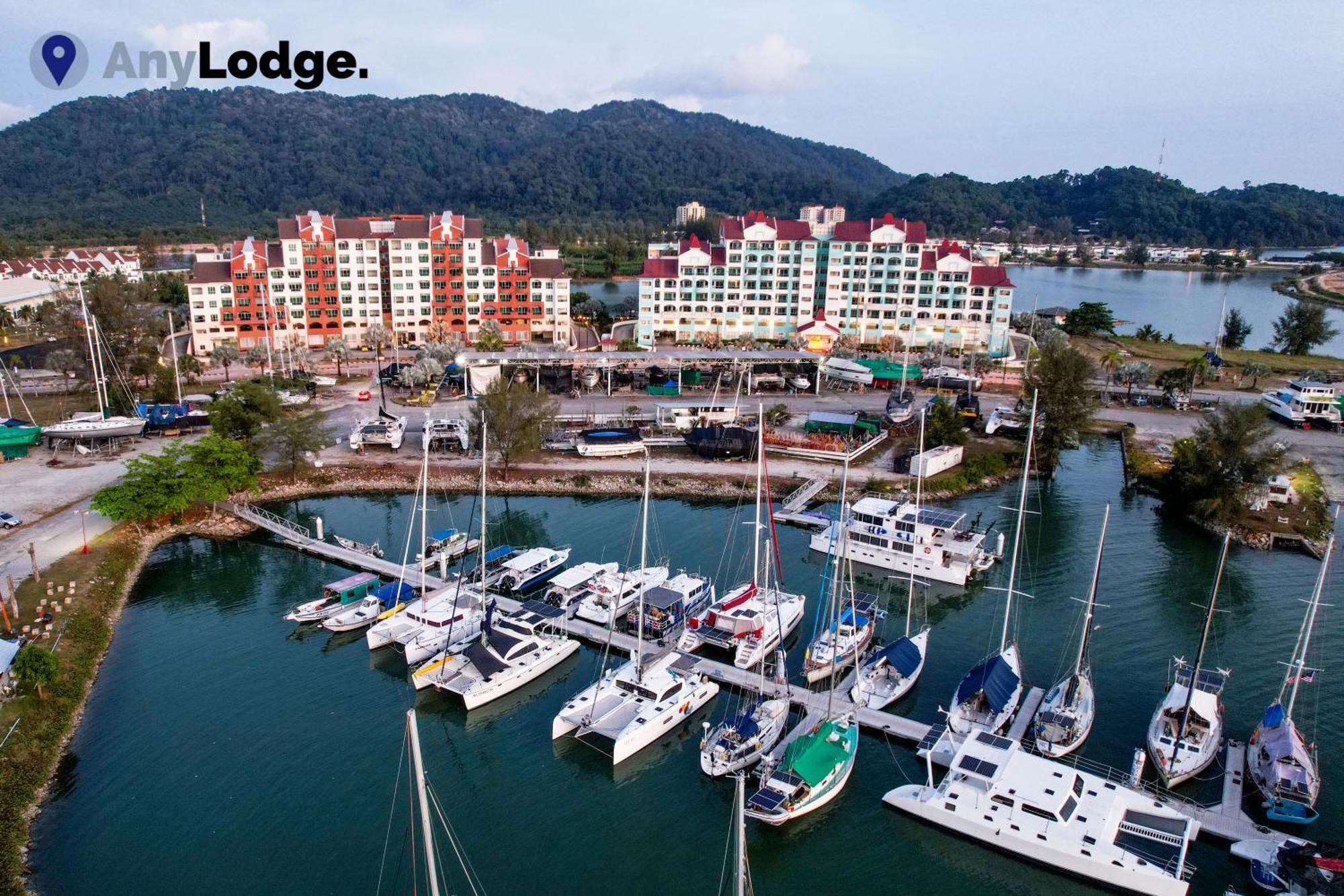 Anylodge Waterfront Marina Island Pangkor لومو المظهر الخارجي الصورة